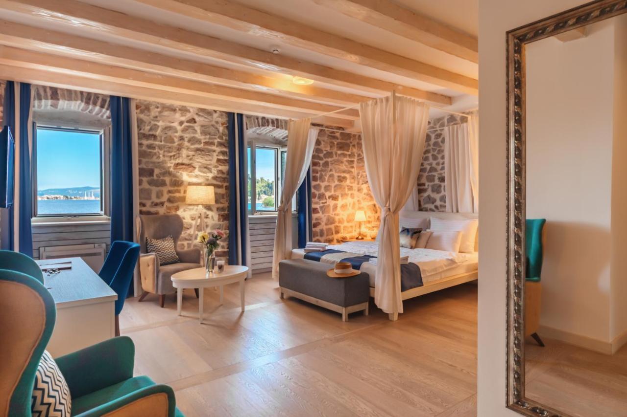 Boutique Hotel Capitano Herceg Novi Exteriör bild