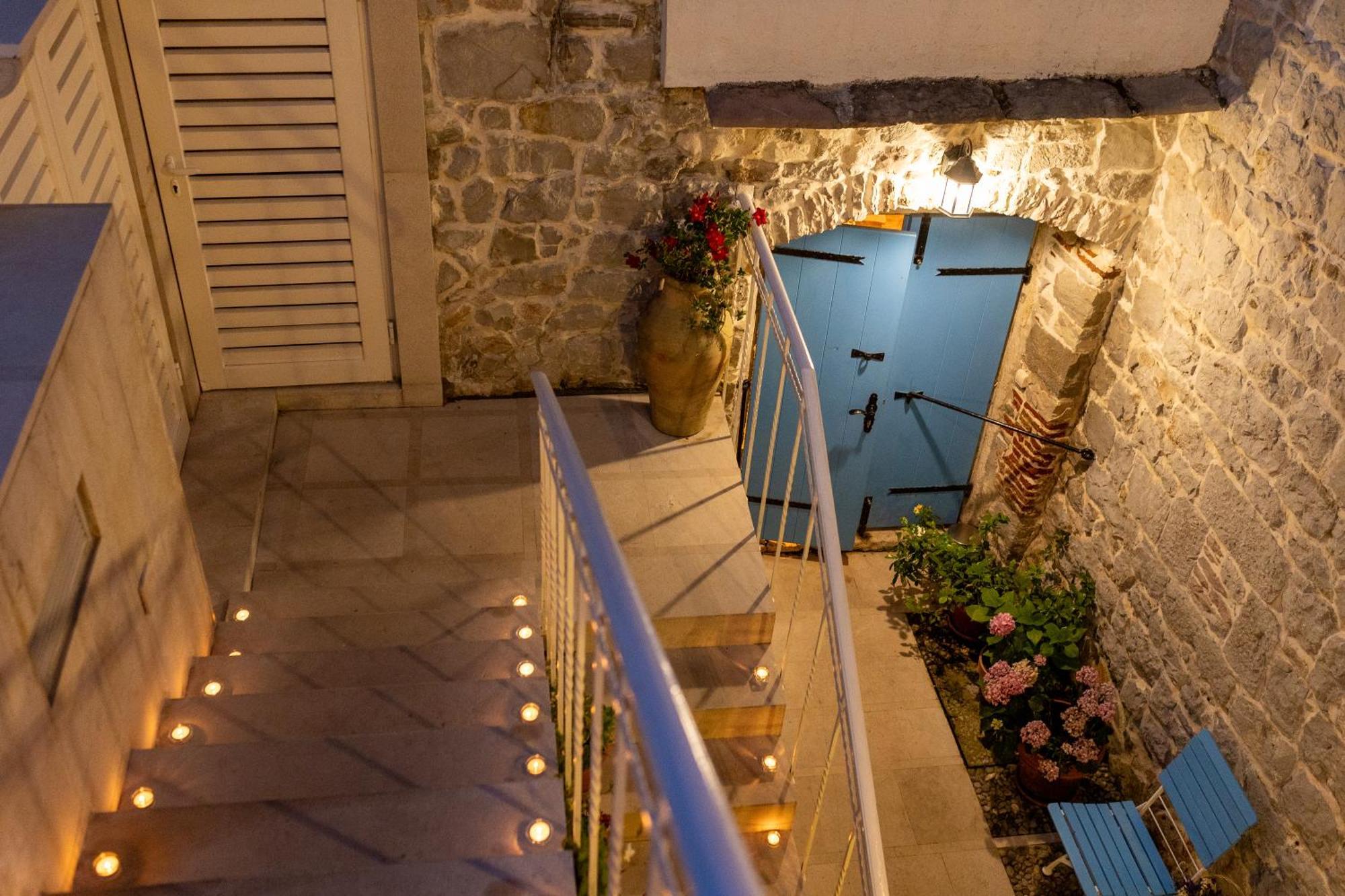Boutique Hotel Capitano Herceg Novi Exteriör bild